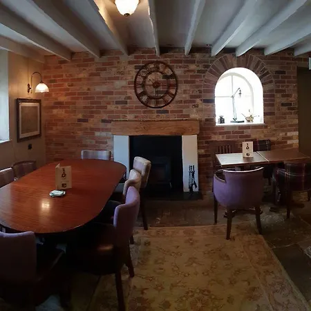 The Queen Catherine 3*