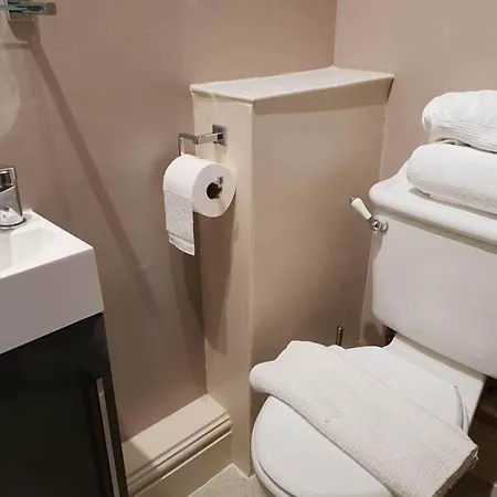 酒店 The Queen Catherine 奥斯莫瑟尔雷